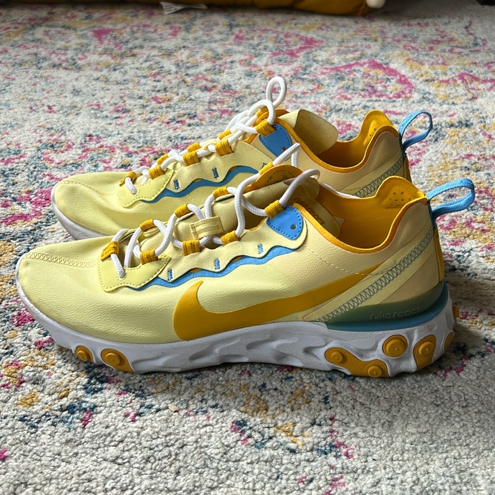 Nike Women's React Element 55